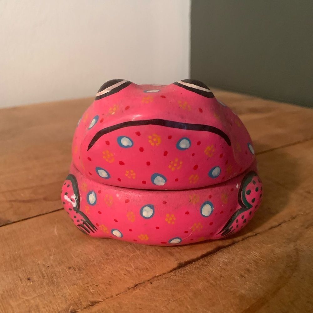 Mexican Folk Art Painted Clay Frog Trinket Box - Picture 3 of 6